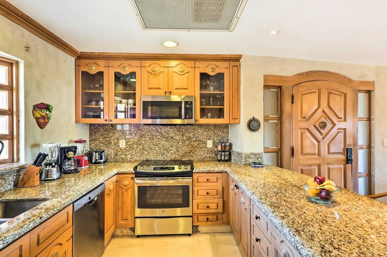 Cabo San Lucas Villa With Resort Amenities!